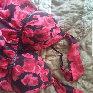 Ambrielle chemise red and black floral